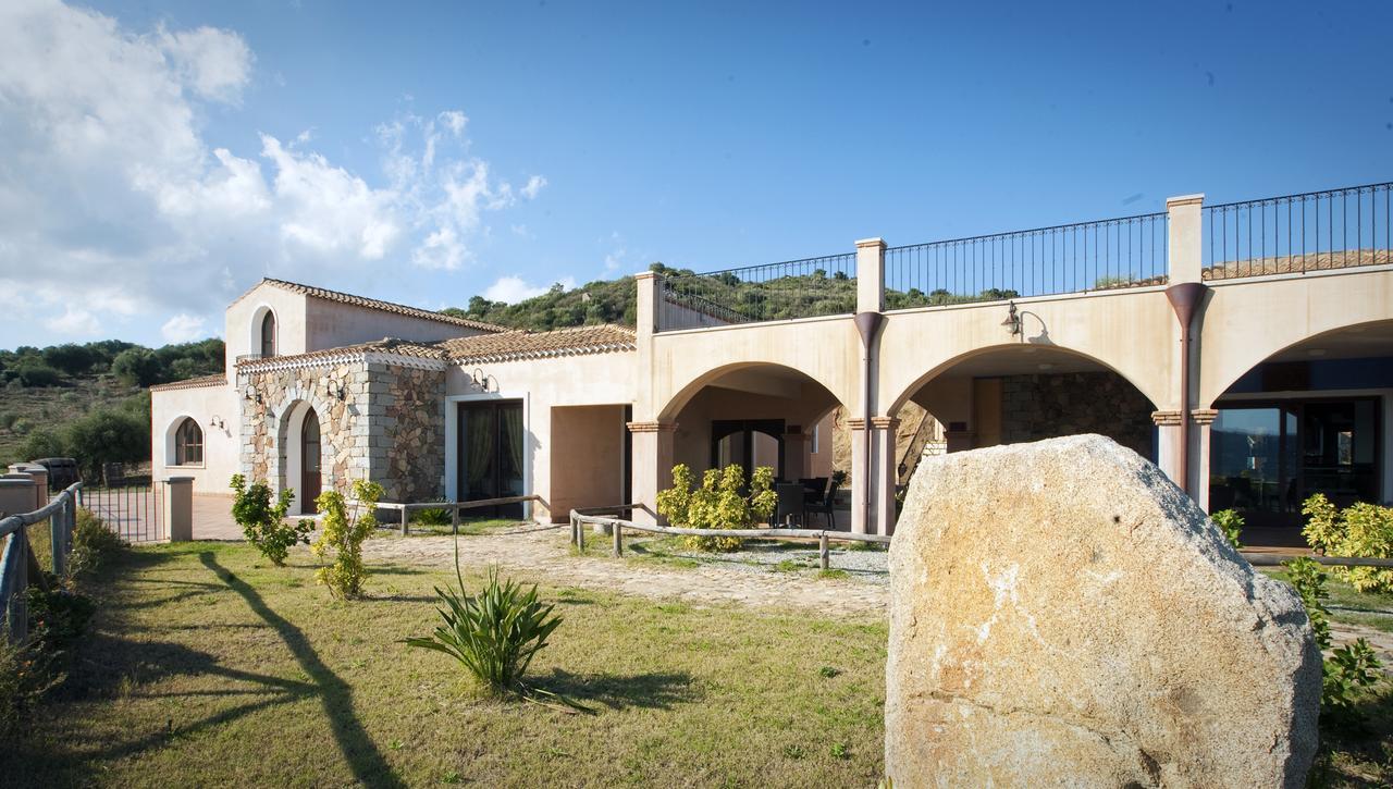 Hotel Funtana Ena Bari Sardo Buitenkant foto