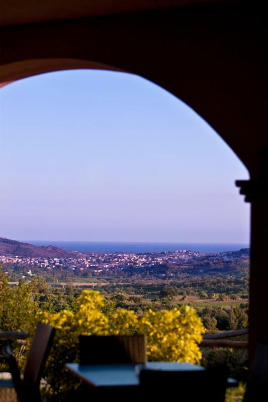 Hotel Funtana Ena Bari Sardo Buitenkant foto