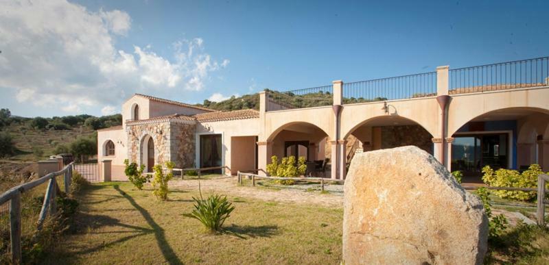 Hotel Funtana Ena Bari Sardo Buitenkant foto